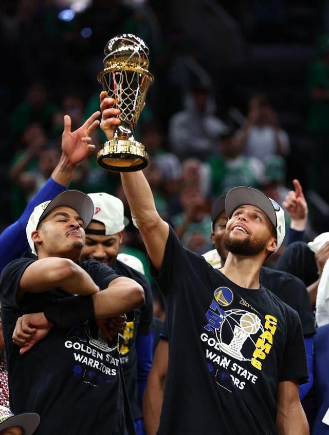 18年NBA三分大赛冠军，库里再夺桂冠